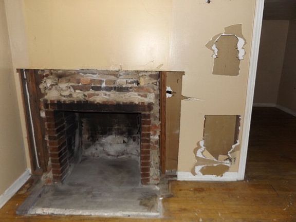 3rd image of 117 1/2 Sanders Dr