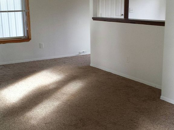 2nd image of 3403 Lilac Ct