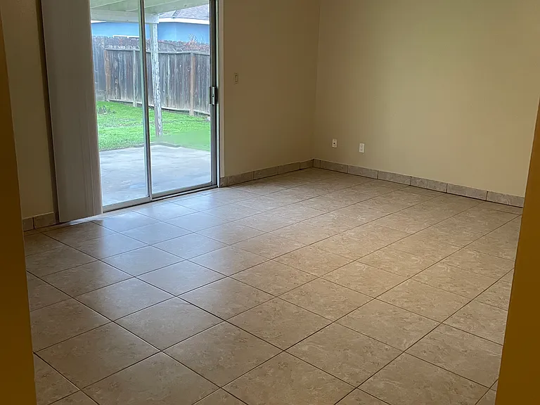 1333 Woodside Dr — Photo 25