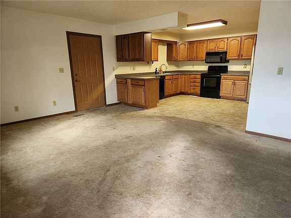 2nd image of 211 E South St