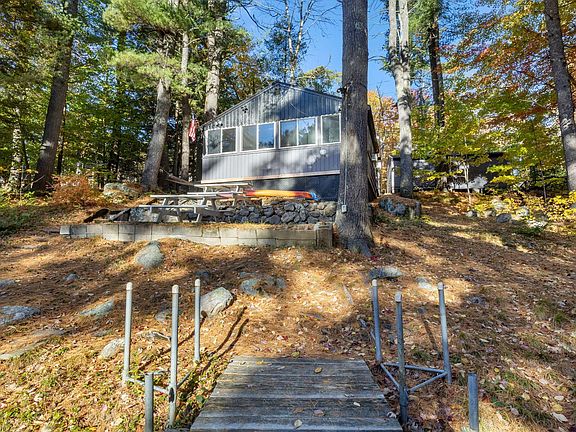 2nd image of 833 Sebago Road