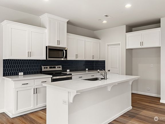4th image of 1401 60th Avenue NE