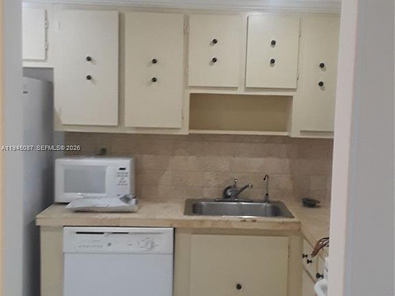3rd image of 4374 NW 9th Ave APT 16-3G