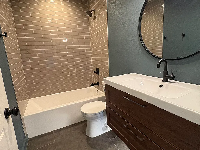 411 Redwater Rd — Photo 12
