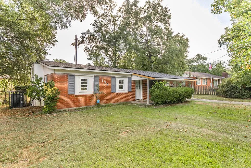 139 Edna Place - 1 — Photo 4