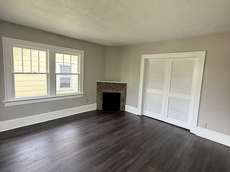 418 Broadway Ave #4 — Photo 6