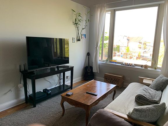 3rd image of 1926 N Leclaire Ave #2F