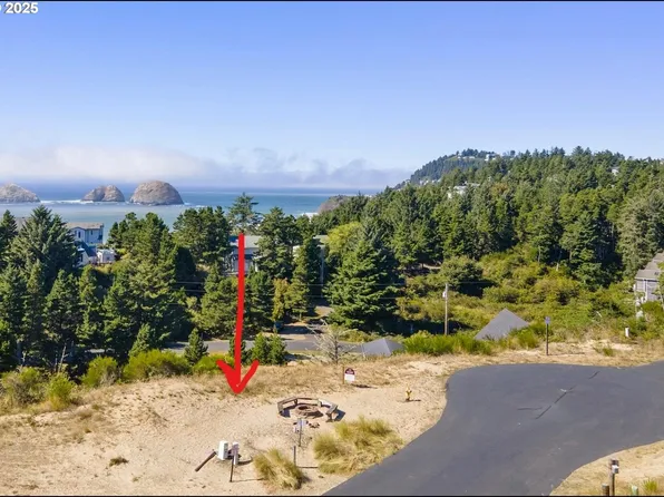 Crescent St #12&13, Tillamook, OR 97141