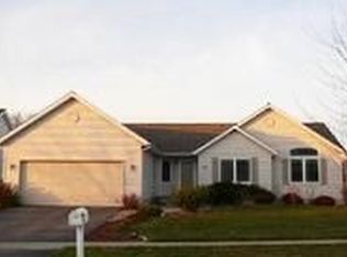 1500 Fox Trail Dr NE, Cedar Rapids, IA 52402