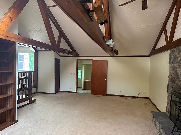 511 E Royalton Rd — Photo 7