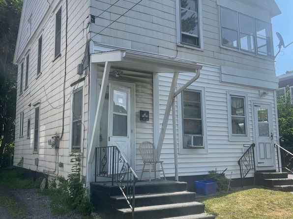 1102 Carbon St