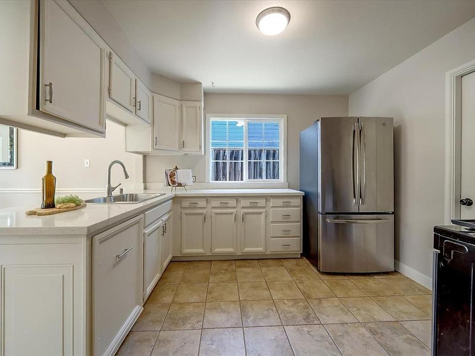 1st image of 1556 Hemlock Ave