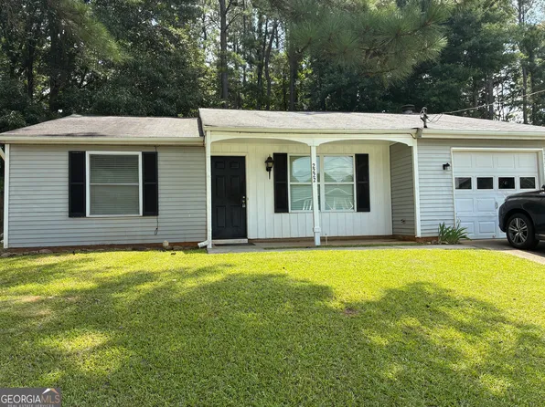 2222 Scarbrough Dr, Stone Mountain, GA 30088