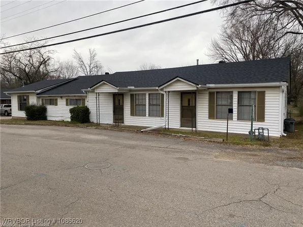 206 W 5th St, Mulberry, AR 72947