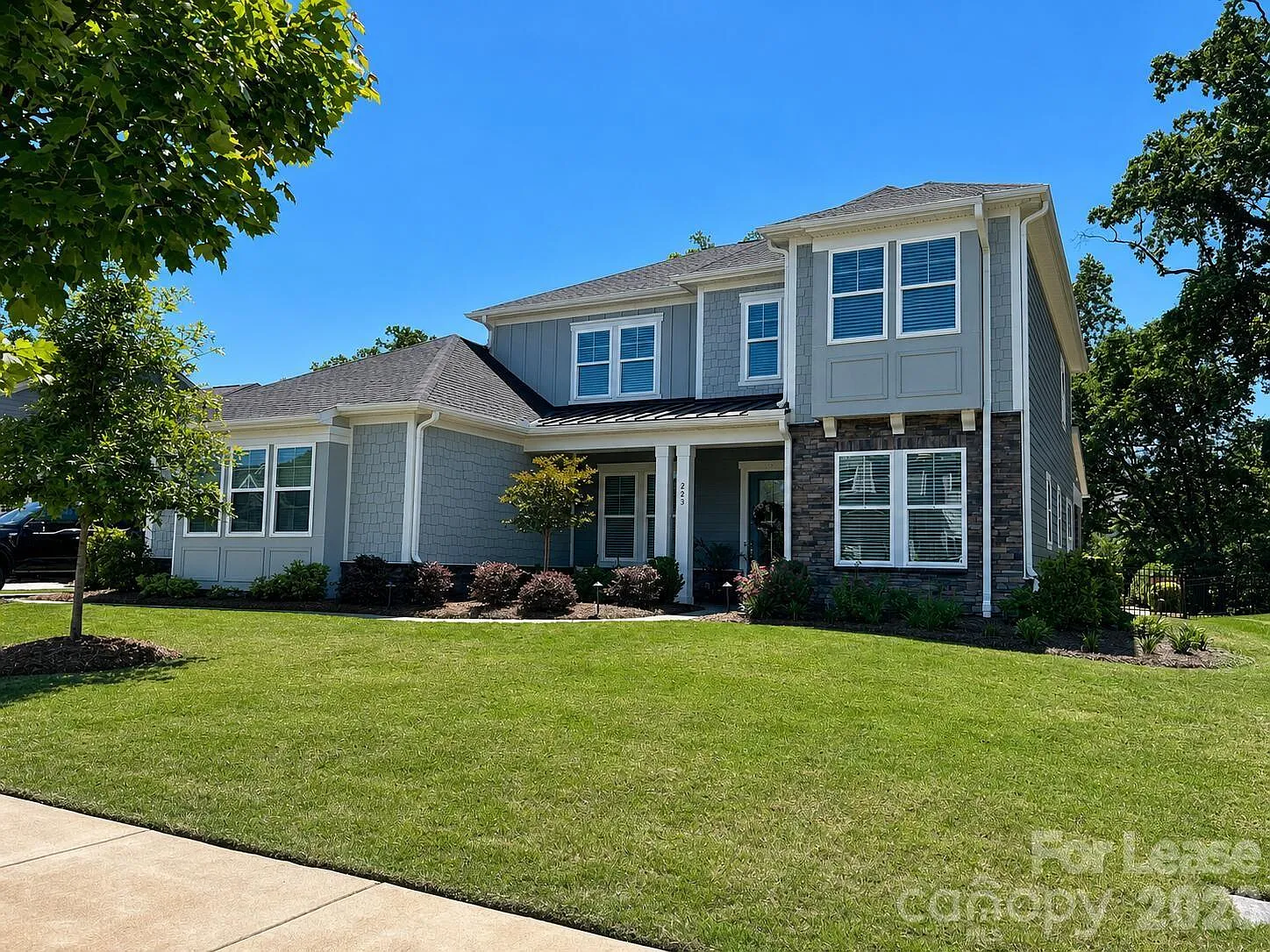 4 bed, 3.5 bath, 3807 sqft, $4,500 — Photo 1