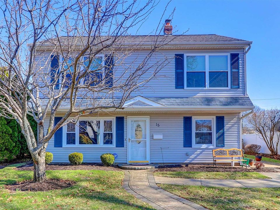 1st image of 15 Lily Ln