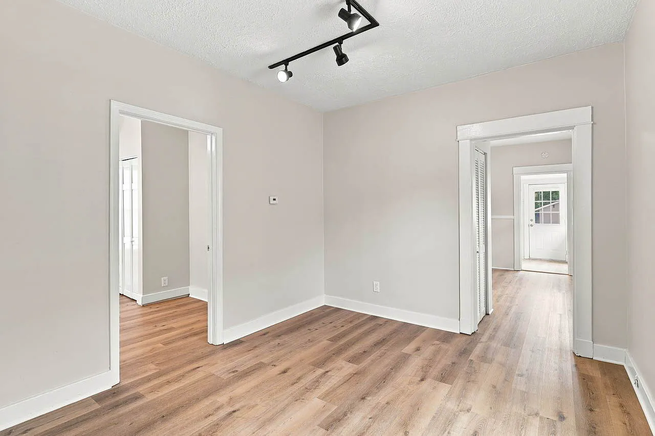 2 bed, 940 sqft, $1,150 — Photo 3