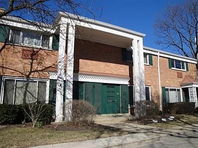 1st image of 704 Carriage Hill Dr