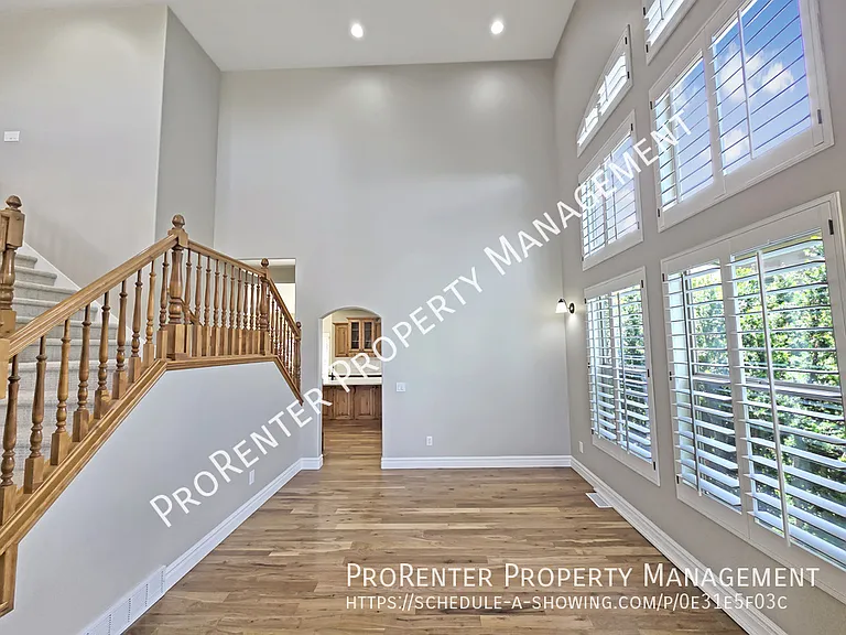 843 Eaglepointe Dr — Photo 14