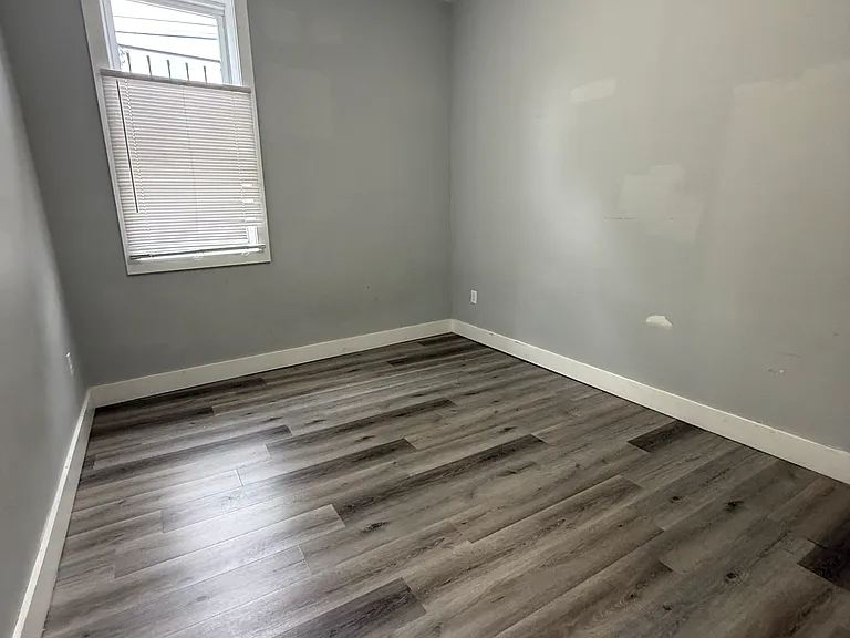 186 Hawthorne Ave #1L — Photo 8