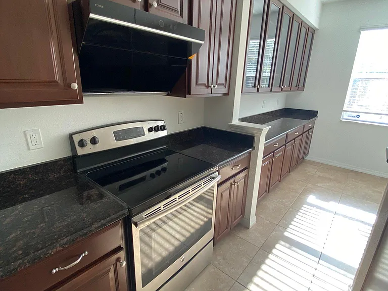 10636 Inside Loop — Photo 2