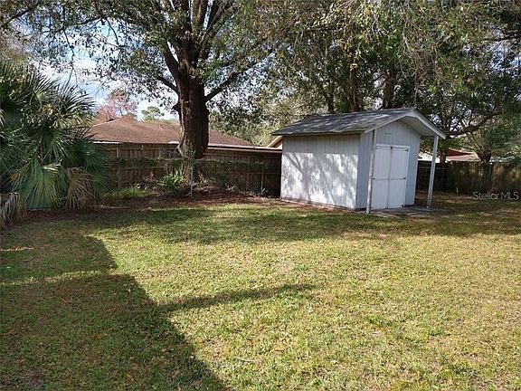 4th image of 622 Hemlock Ln