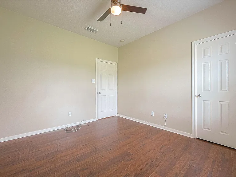 14403 Vlasta St — Photo 30