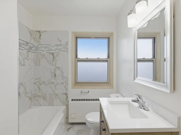 5631 N Sheridan Rd #S1106 — Photo 8