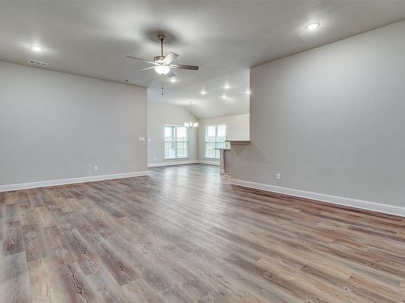 2nd image of 2802 Clover Dr