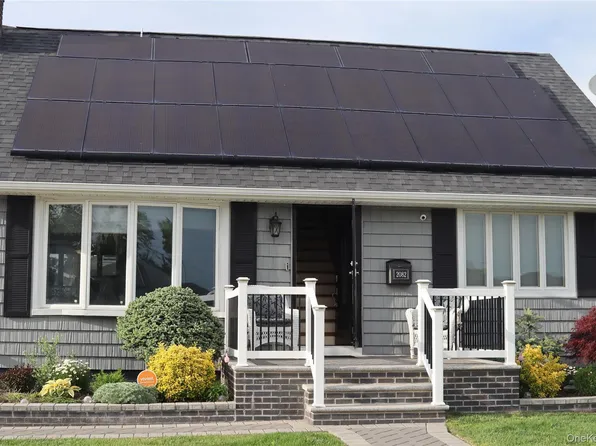 2082 Renfrew Avenue, Elmont, NY 11003