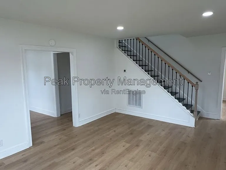 2958 Winston Churchill Dr — Photo 4