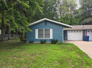 22 Birchview Dr, Sanford, MI 48657
