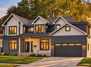 1009 N Drury Ln, Arlington Heights, IL 60004