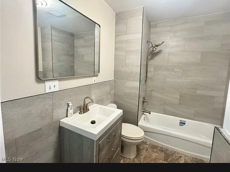 9606 Parmelee Ave — Photo 19