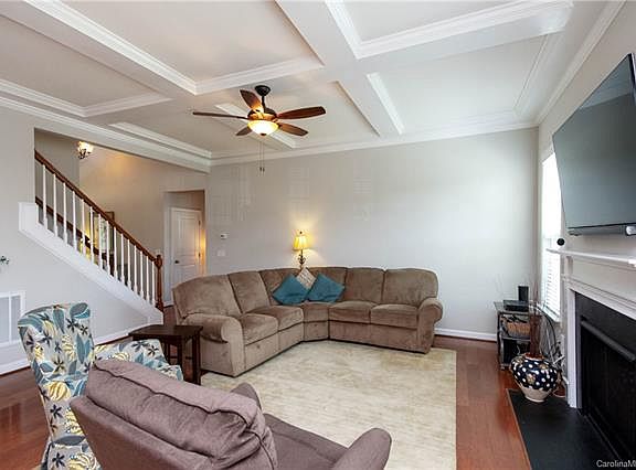 5th image of 7356 Vanguard Ct