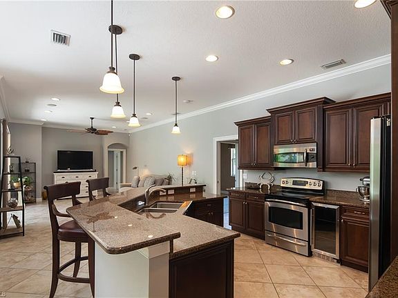 4th image of 20819 Torre Del Lago St