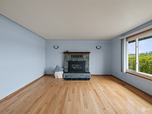 4th image of 4549 Black Lake Boulevard SW