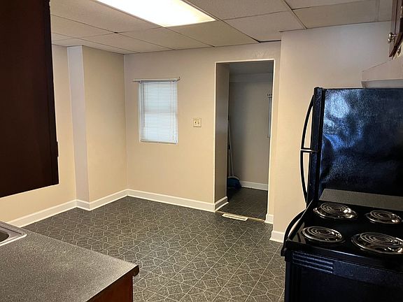 4th image of 40 Alexander St #42