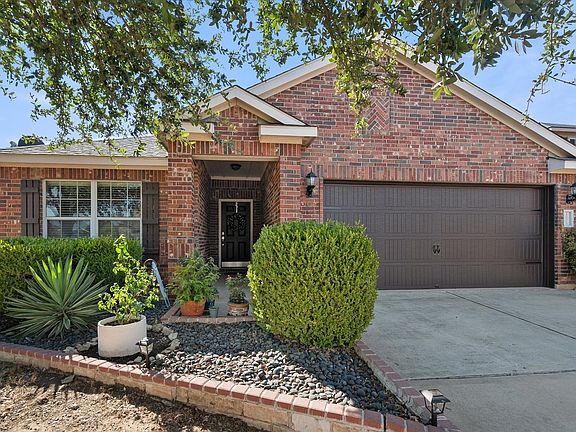3rd image of 1008 Primrose Dr