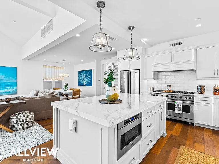 411 1/2 Heliotrope Ave — Photo 16