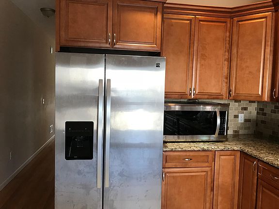 3rd image of 441 Lincoln Ave
