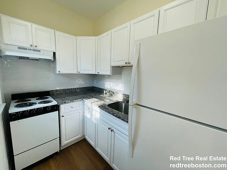 62 S Huntington Ave #4 — Photo 3