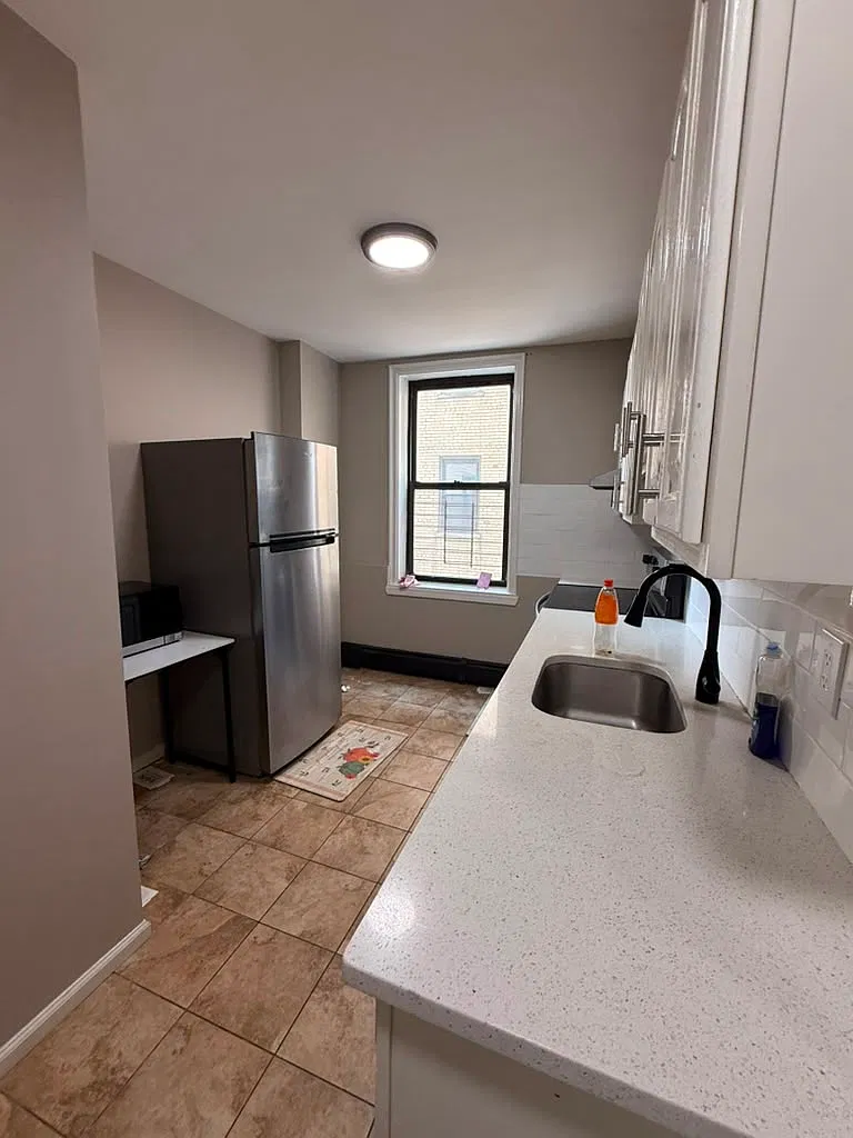 2 bed, $2,100 — Photo 2
