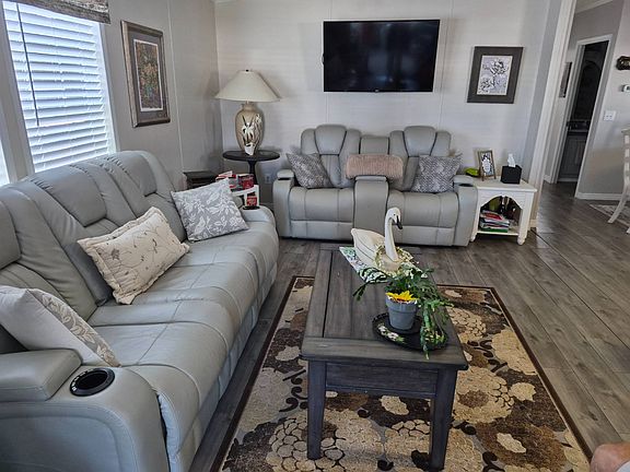 5th image of 108 Encore Dr