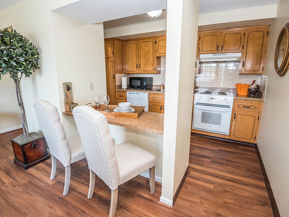 Snack Bar and Kitchen