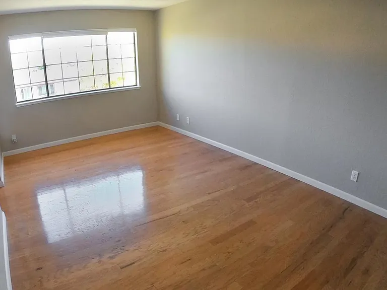 43139 Mayfair Park Ave — Photo 17