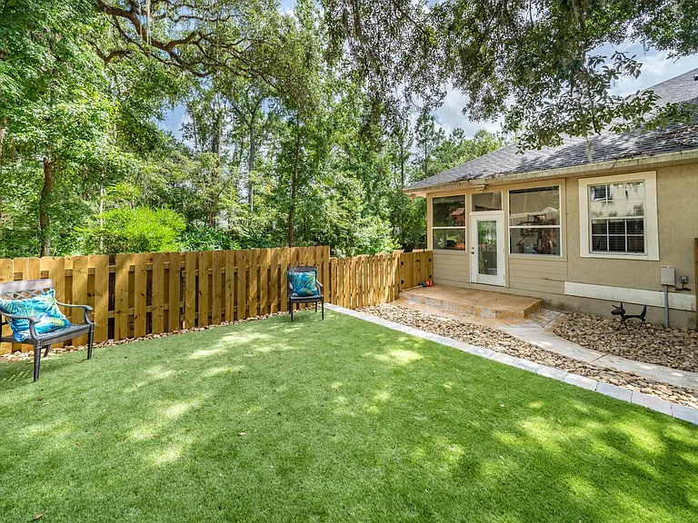 5121 NW 76th Ln — Photo 9