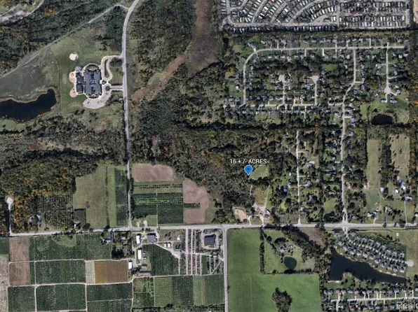 60750 N Pontiac Trl, South Lyon, MI 48178