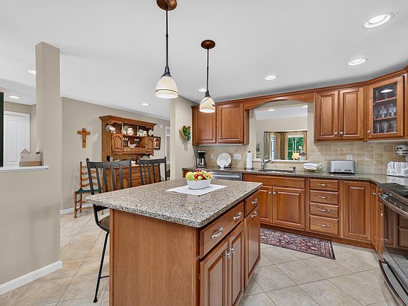 5th image of 62 Heritage Drive #62