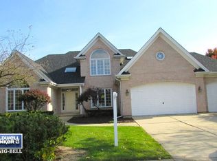 1143 Flanders Ct, Aurora, IL 60502